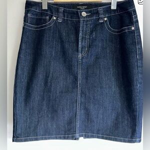 Nine West Jeans Dark Wash Denim Mini Skirt Size 10 Pencil Straight Fit Y2K